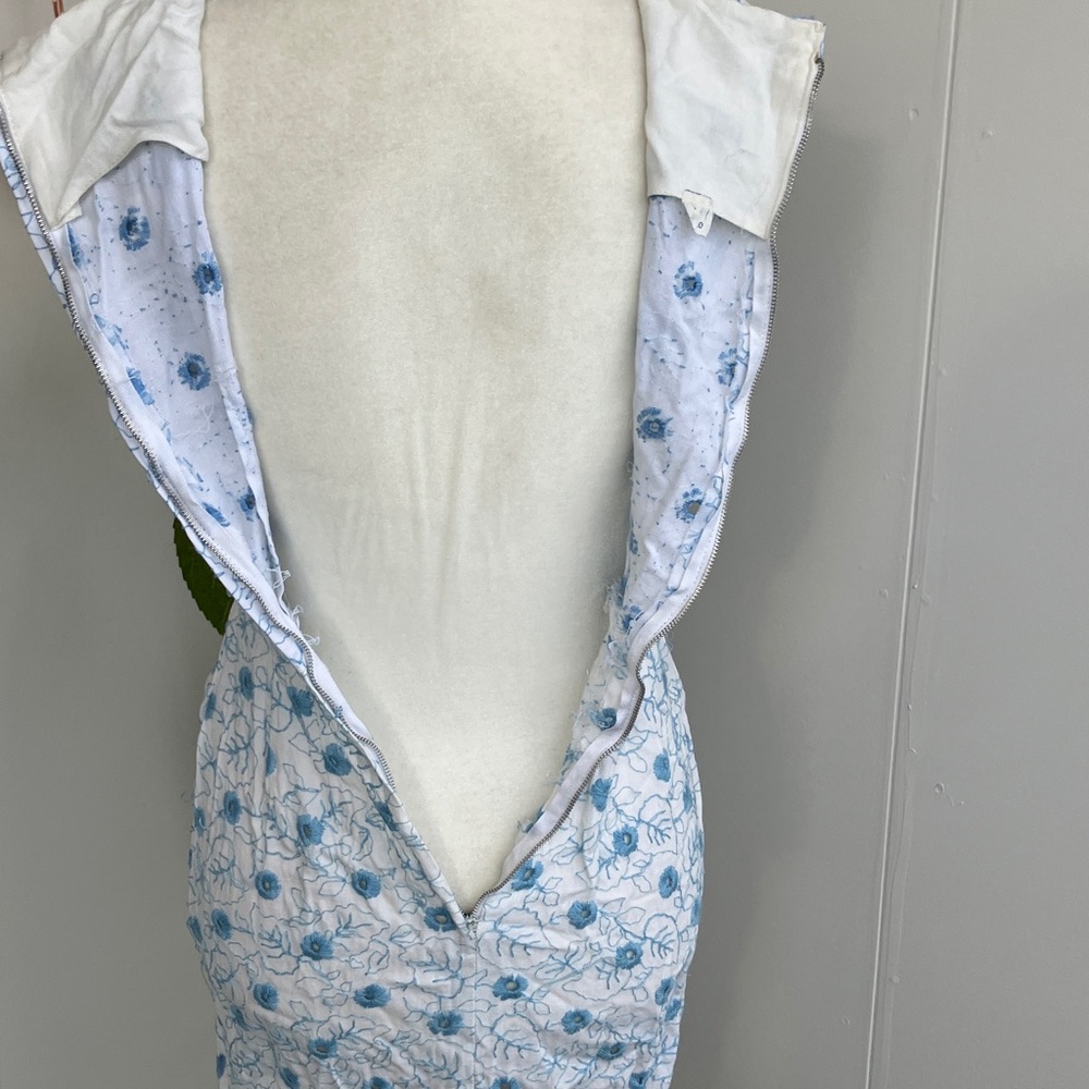 Vintage 60s Blue and White Eyelet Lace Floral Bodycon Sleeveless Mini Dress - Picture 12 of 13